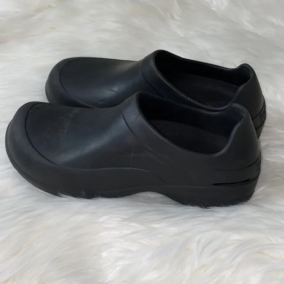 TredSafe Shoes - Picture 2 of 5